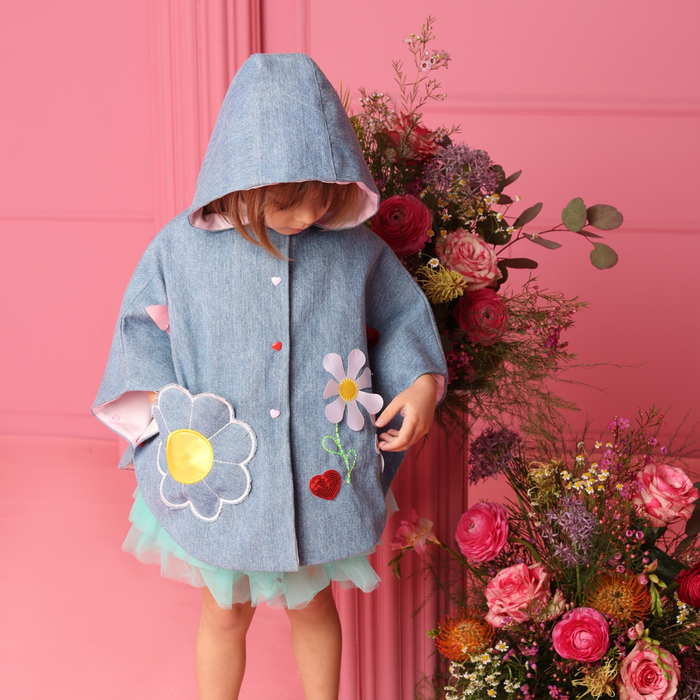 mantellina in jeans da bambina Margherita con fiori