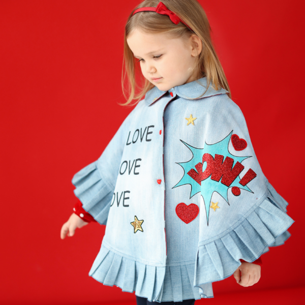 giubbino di jeans dipinto a mano con paillette e glitter